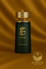 Flacon vert foncé du parfum Khair Paris Corner sur fond doré soyeux